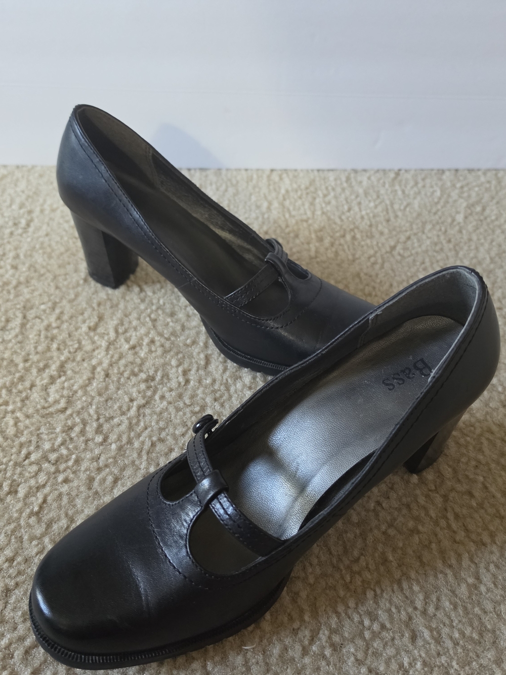 Bass Black Leather Mary Jane Block Heel Pumps Size 9M